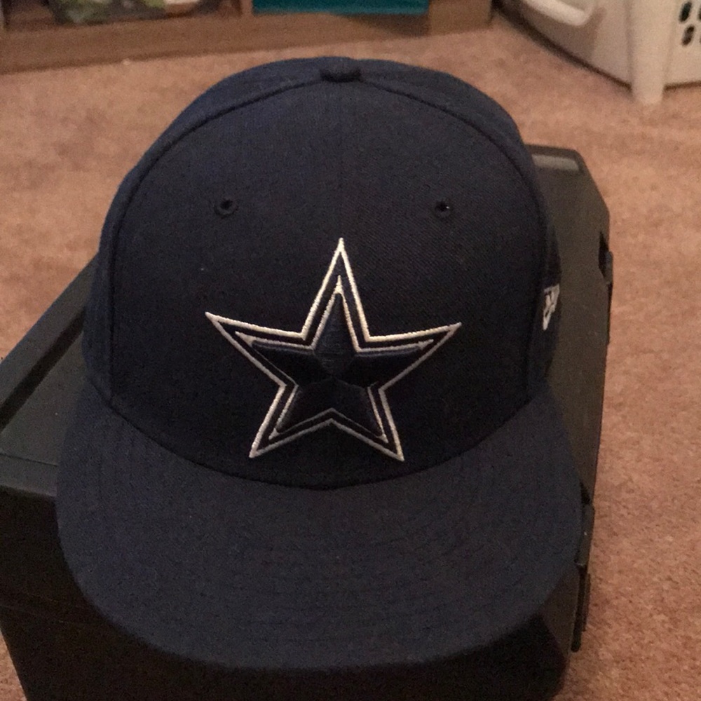 EUC Dallas Cowboys 9Fifty SnapBack Hat. Blue